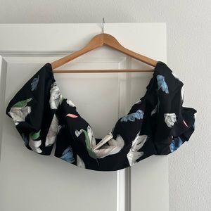 NWT Love, Bonito Off the Shoulder Crop Top M